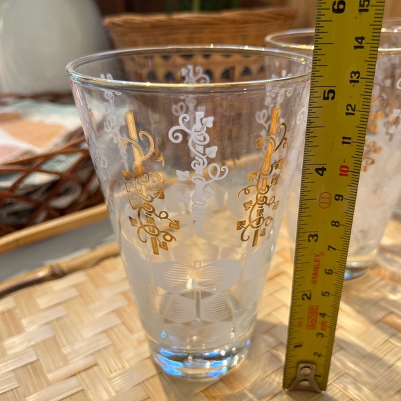 S/7 vintage gold leaf etched glasses
